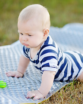callout-six-month-old-baby-play-with-bright-toy