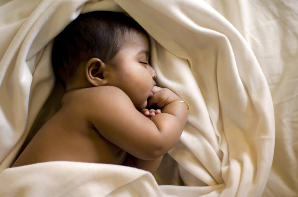 New Born Baby Sleep Pattern & Feeding Tips